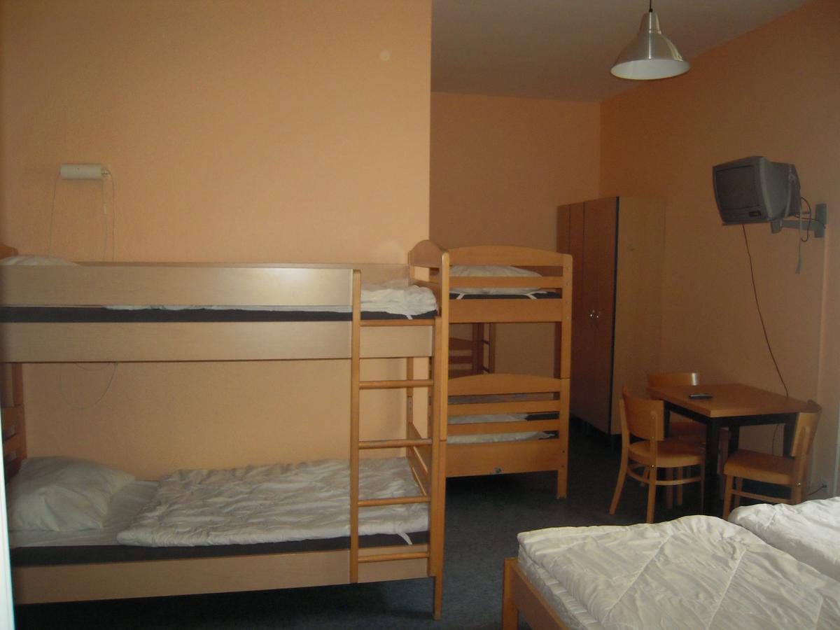 Happy Go Lucky Hotel + Hostel Schoneberg Berlin Exterior foto