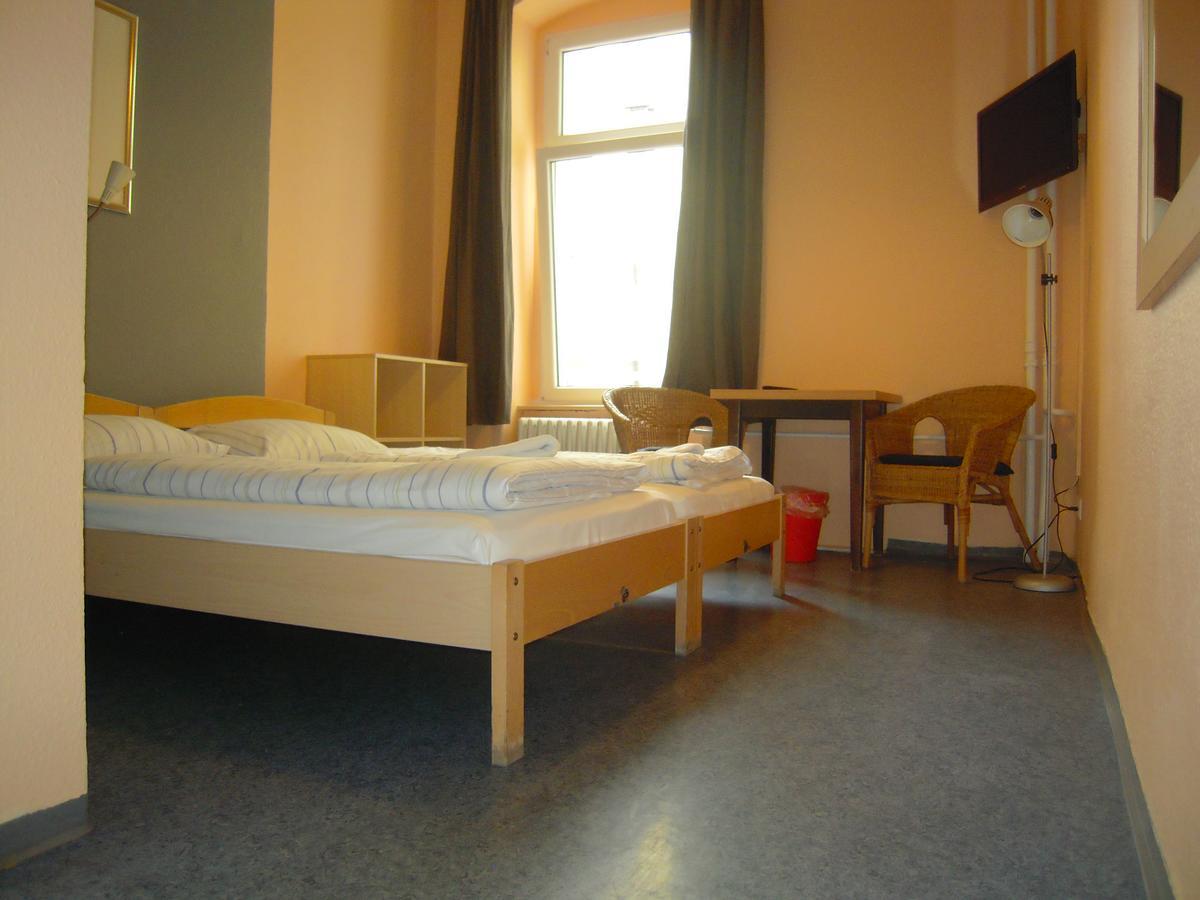 Happy Go Lucky Hotel + Hostel Schoneberg Berlin Exterior foto